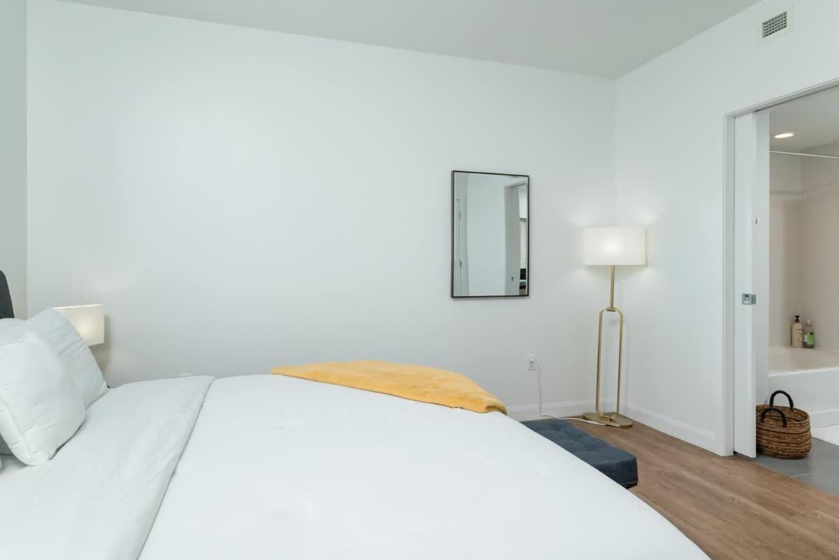 Luxury Apartment W King Bed Shared Pool & Rooftop Slp 7 Cambridge Exterior photo